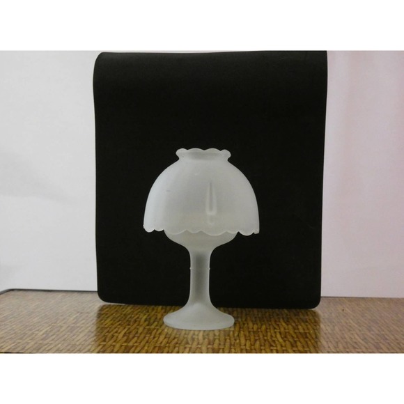 Vintage 1970's Westmoreland Frosted Fairy Lamp - Picture 7 of 10